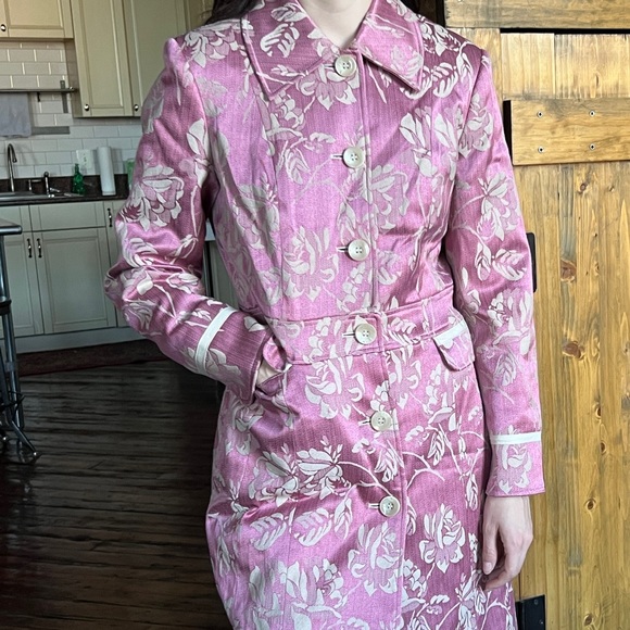 Bisou Bisou Floral dress / trench coat, pink and tan, tapestry, Size 8. - Picture 6 of 7